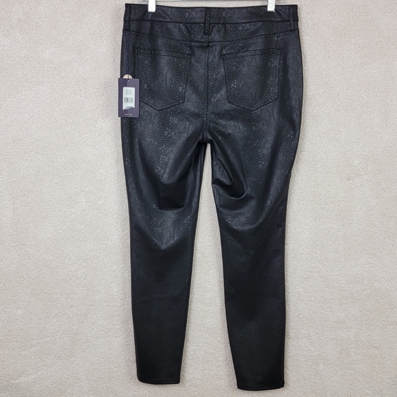 NYDJ Black Ami Raceway Faux Leather Snakeskin Skinny Jeans Sz 10 NEW - Picture 3 of 16